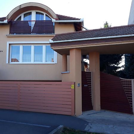 Kenezy Lux Apartman Vendeghaz Hajdúszoboszló Zewnętrze zdjęcie