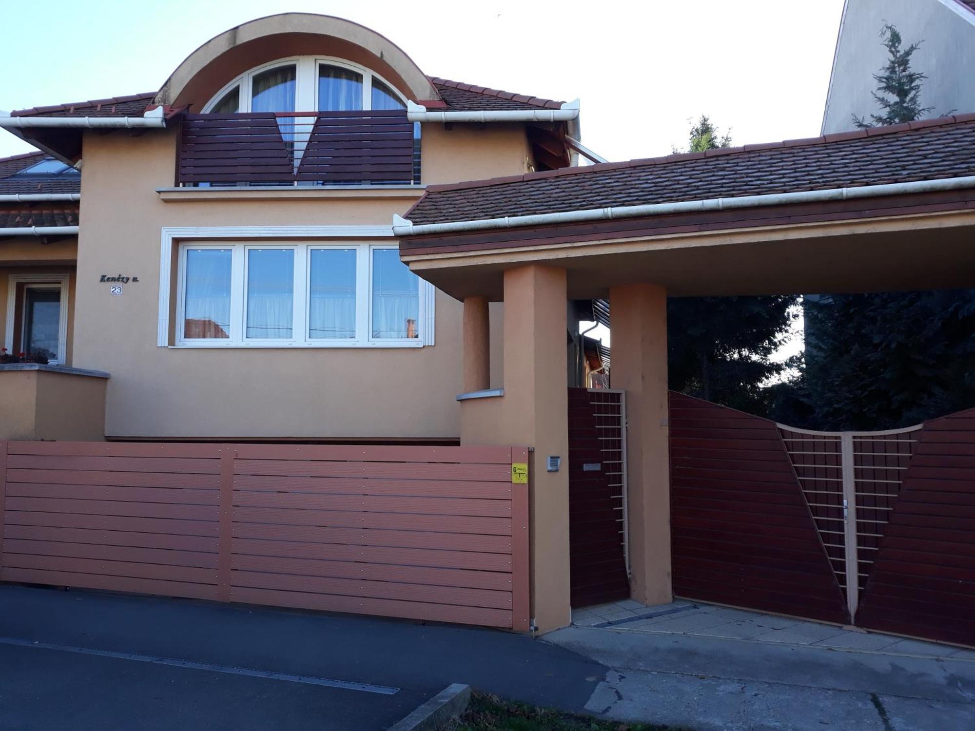 Kenezy Lux Apartman Vendeghaz Hajdúszoboszló Zewnętrze zdjęcie