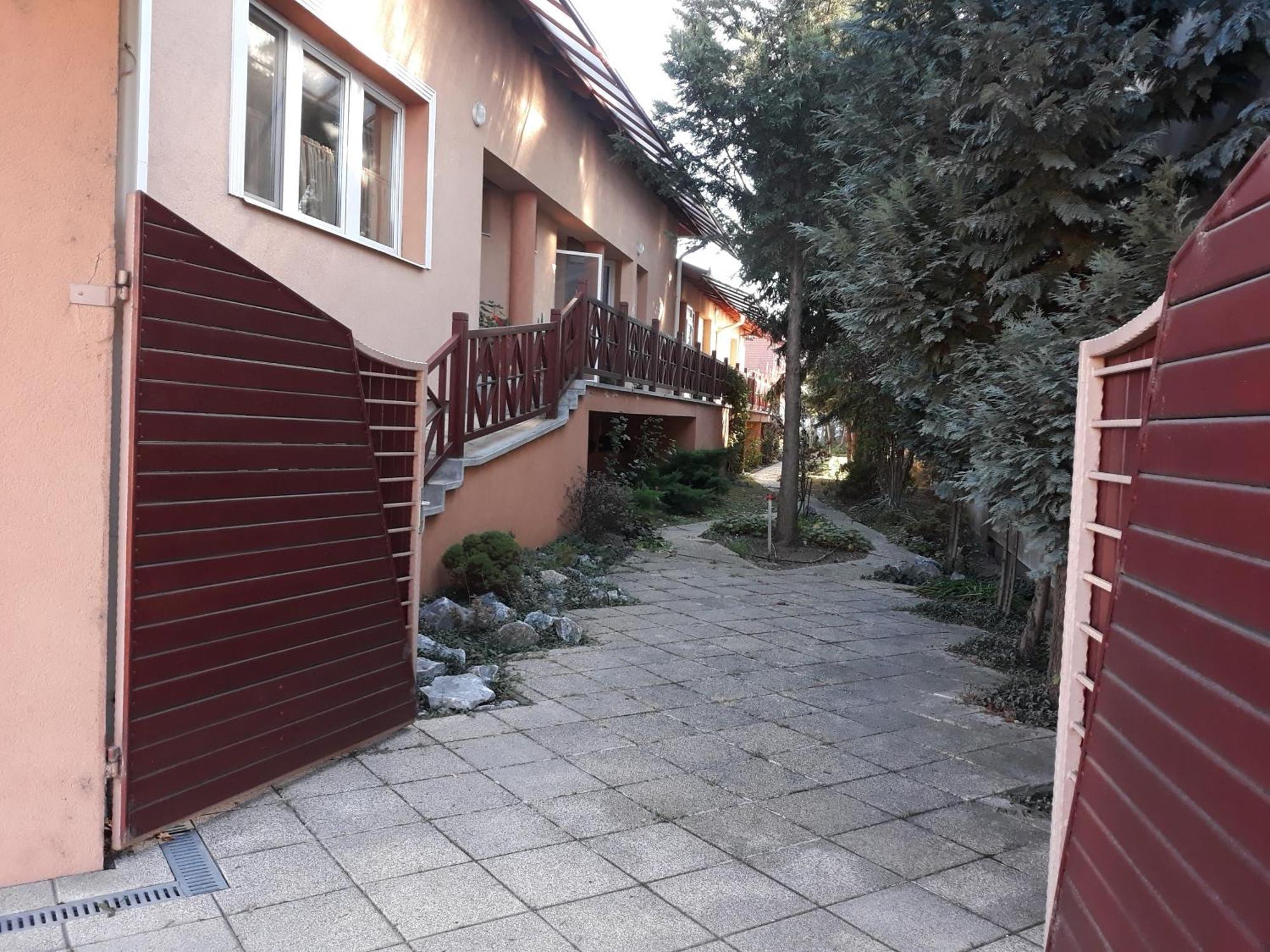 Kenezy Lux Apartman Vendeghaz Hajdúszoboszló Zewnętrze zdjęcie