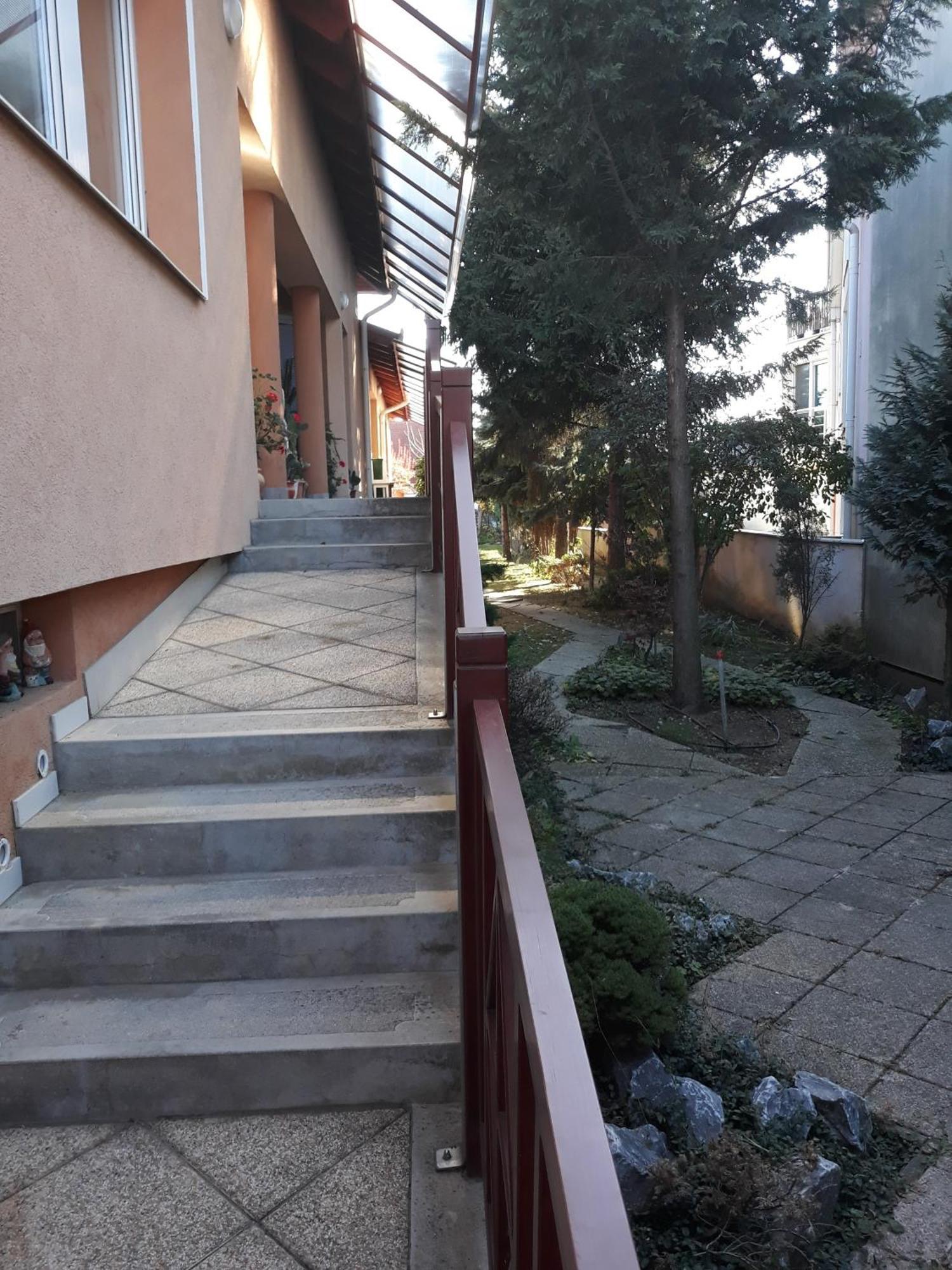 Kenezy Lux Apartman Vendeghaz Hajdúszoboszló Zewnętrze zdjęcie